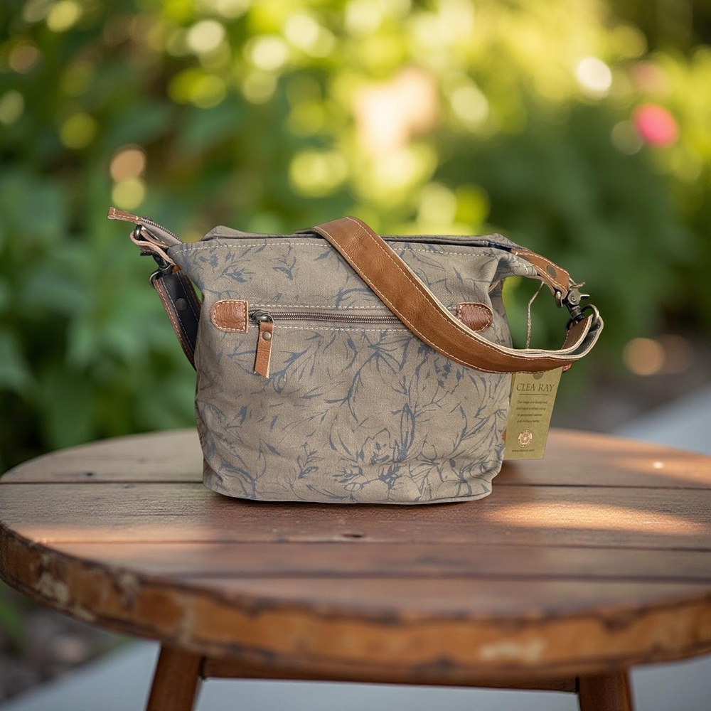 NWT Stylish Women’s Canvas Shoulder Crossbody Bag with Butterfly Design - Picture 5 of 10